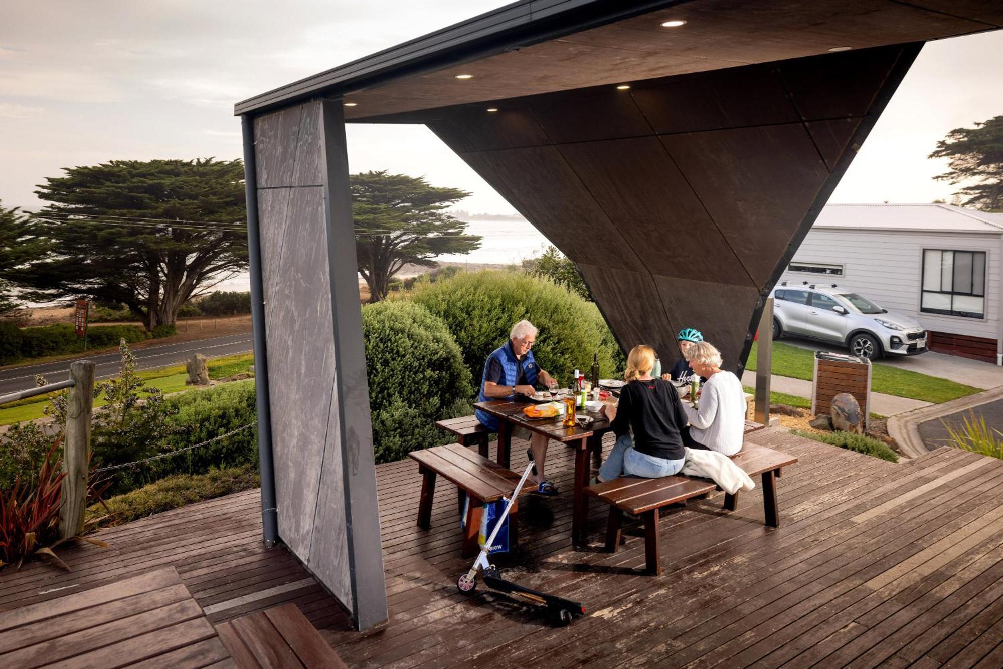 Big4 Apollo Bay Pisces Holiday Park Bagian luar foto