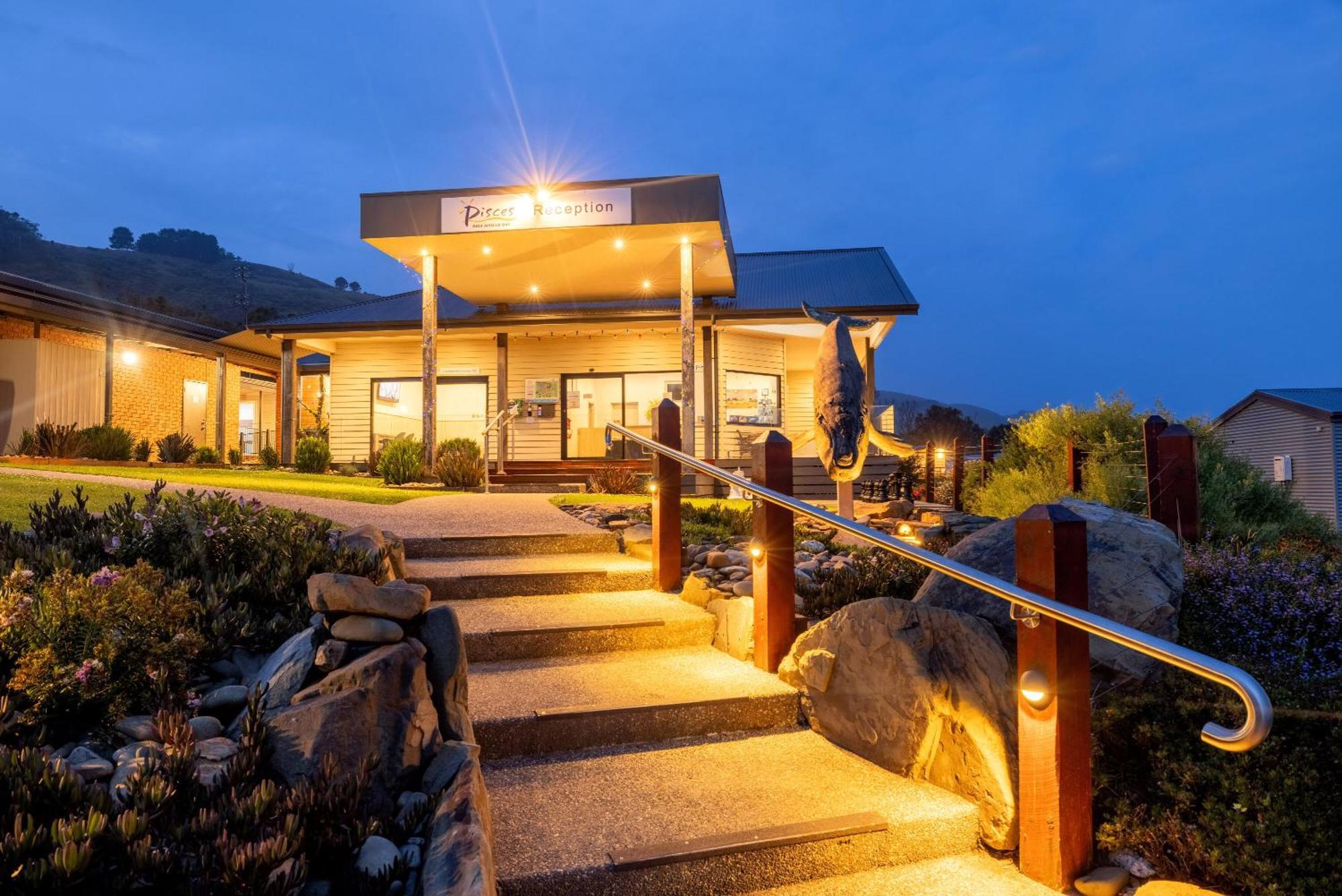 Big4 Apollo Bay Pisces Holiday Park Bagian luar foto